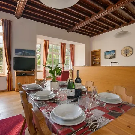 Апартаменты Sleeps 6