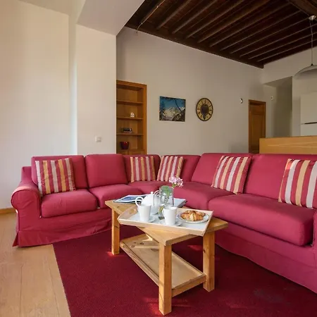 Apartament Sleeps 6 *